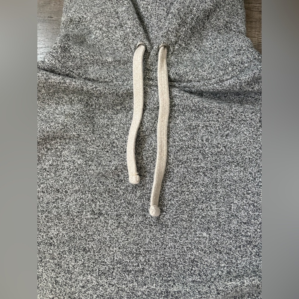 Roots Cabin Knit Hooded Salt and Pepper Sweater - Picture 4 of 6
